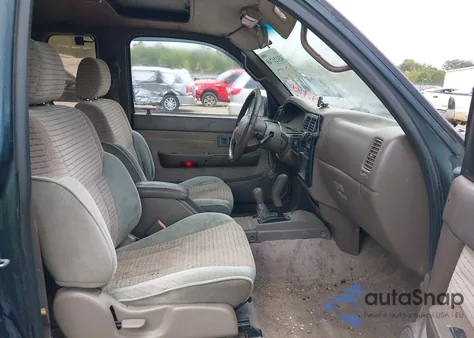 1995 Toyota Tacoma Xtracab Sr5 z USA, uszkodzony, nr VIN 4TAVN73K3SZ084757